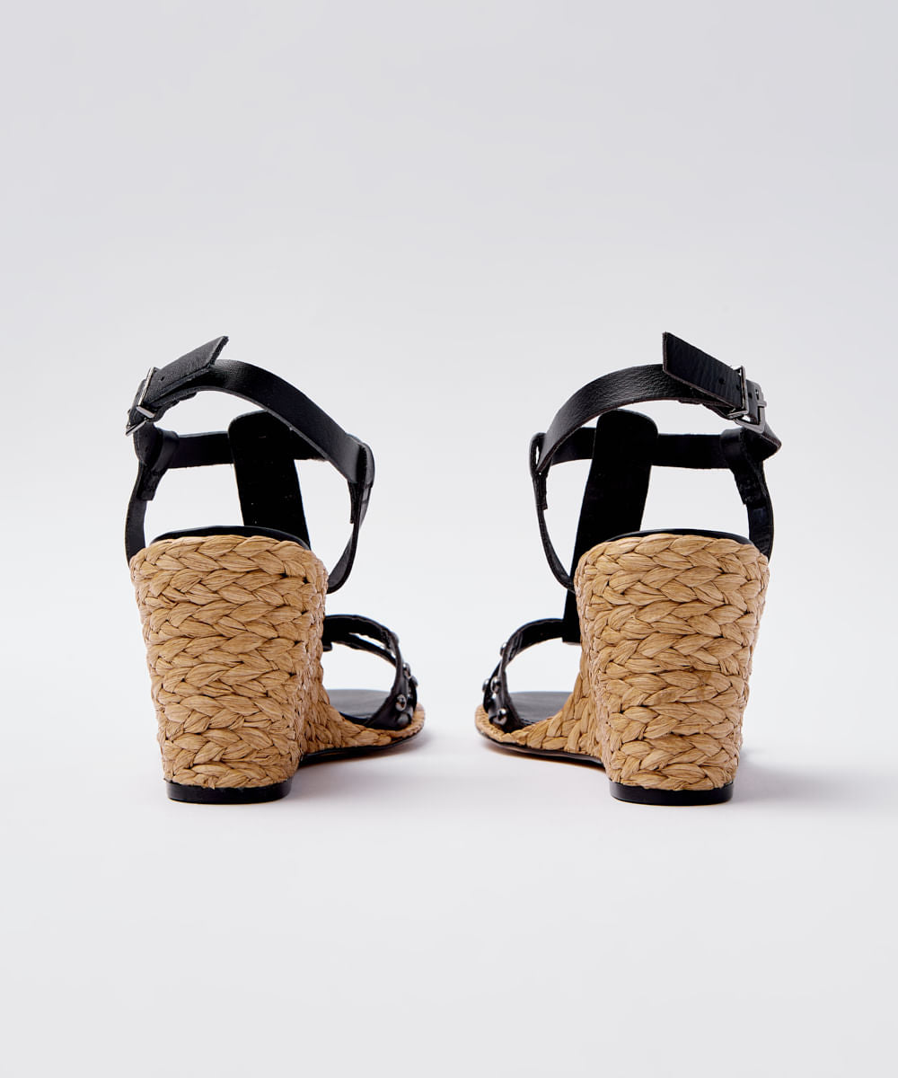 SANDALIA ANABELA TIRA TACHAS - PRETO