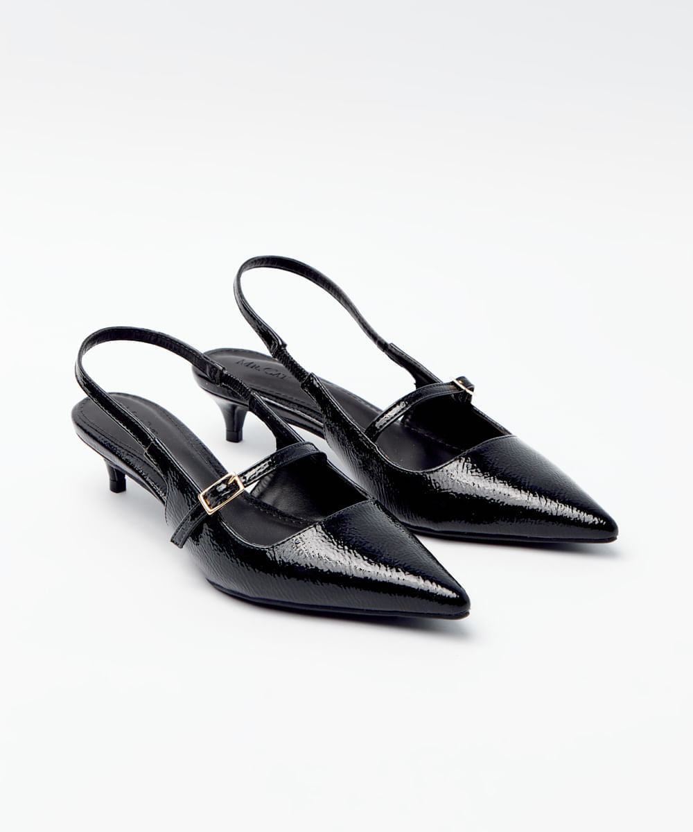 SCARPIN BICO FINO DETALHE FIVELA - PRETO