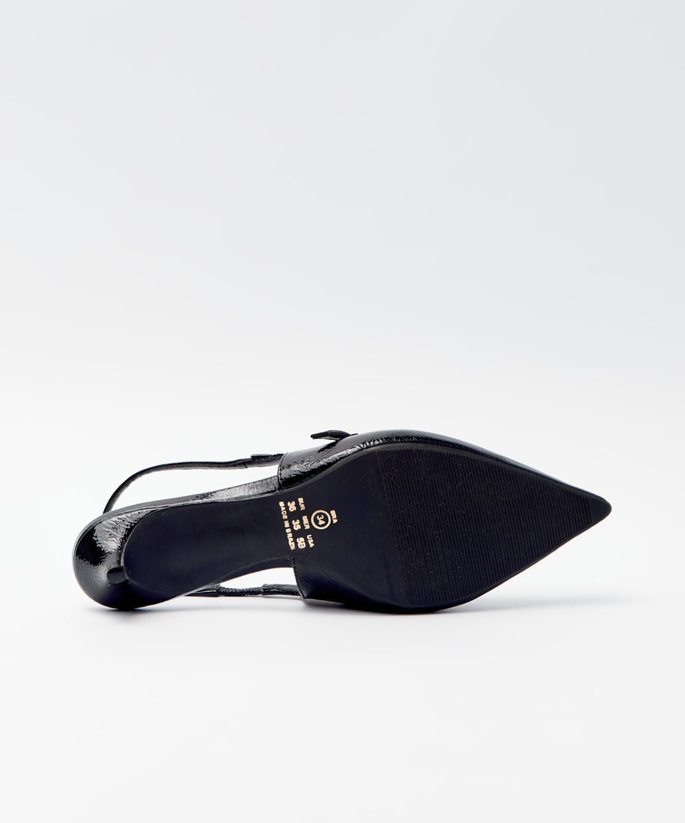 SCARPIN BICO FINO DETALHE FIVELA - PRETO